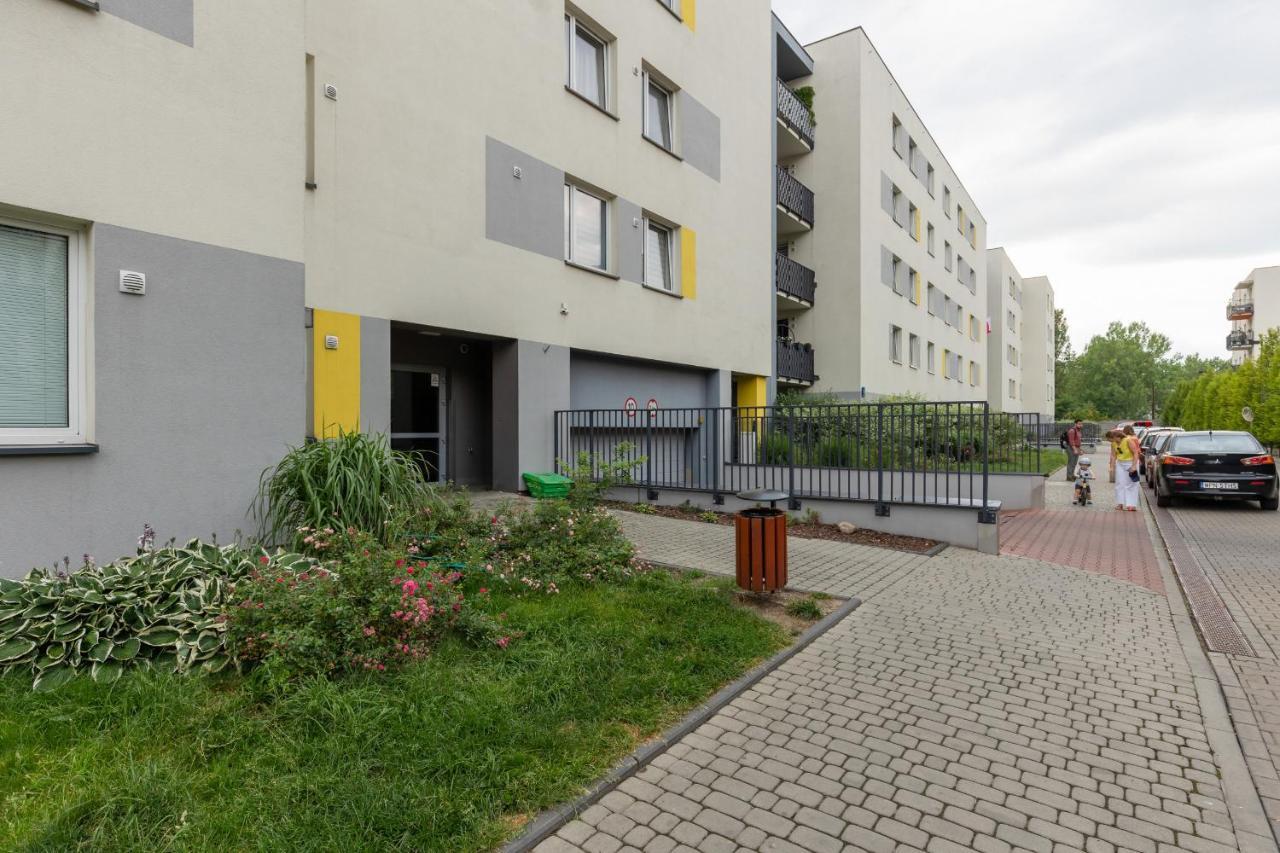 Urban Wings - Airport With Parking & Balcony By Renters Apartament *